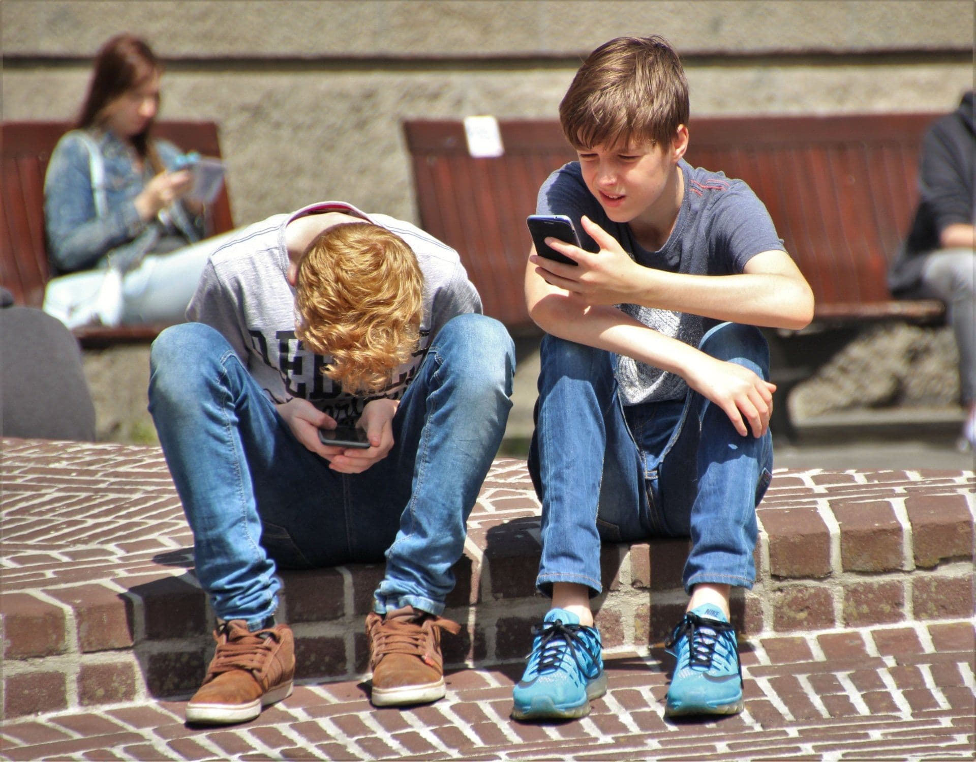 6 teenagers su 10 dicono di sentirsi depressi